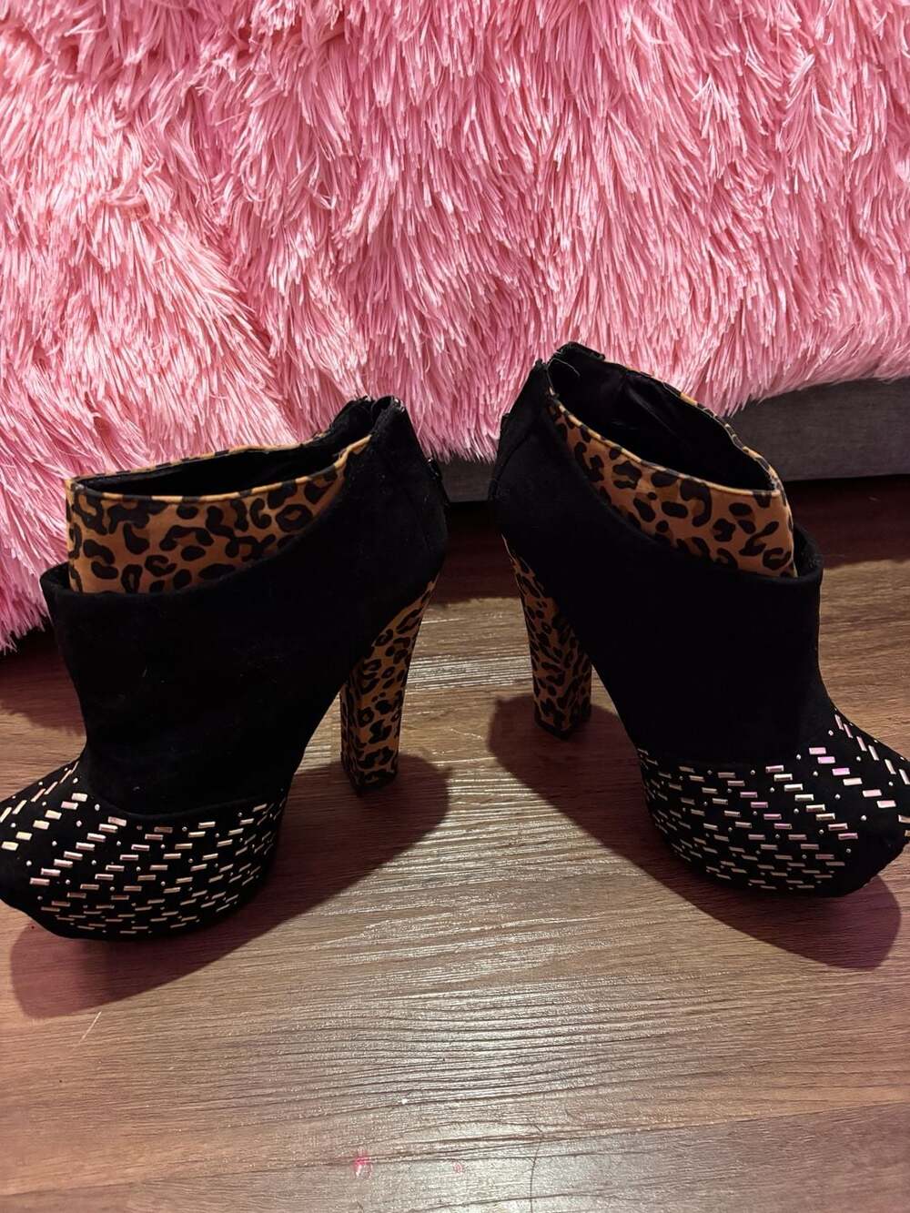 Liliana Ankle Boots Size 8 Black Leopard Print Studded